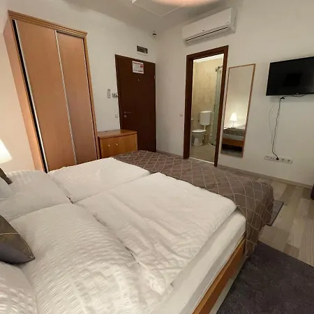 Josephus Vendeghaz Guest house